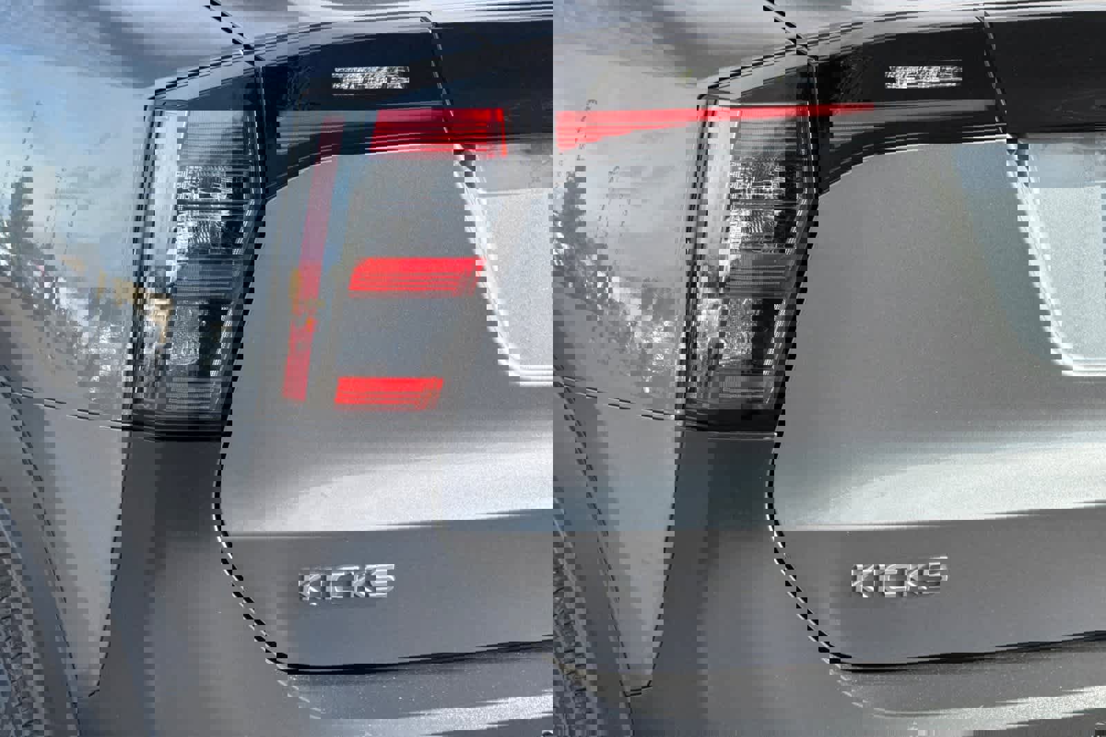 Used 2025 Nissan Kicks SV image 30