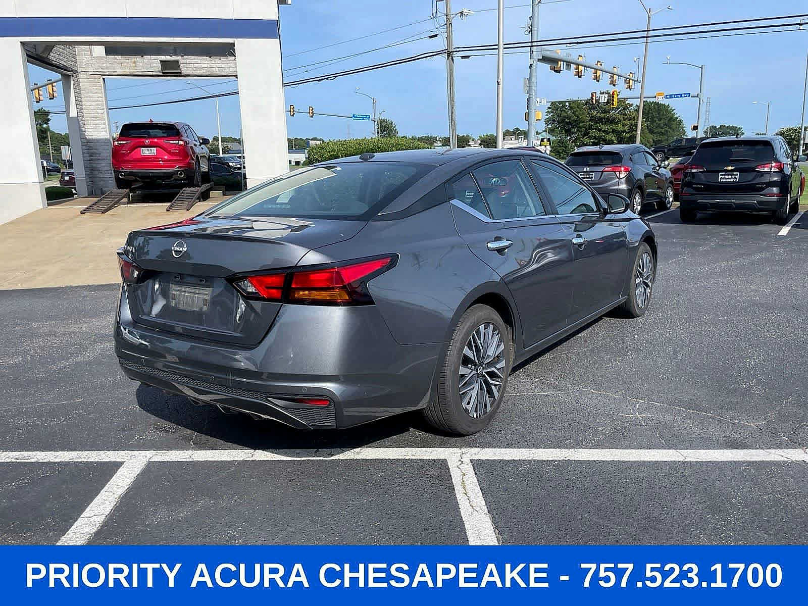 Used 2025 Nissan Altima 2.5 SV FWD image 4