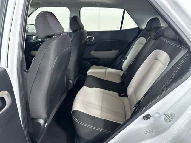 Certified 2023 Hyundai Venue SEL image 25