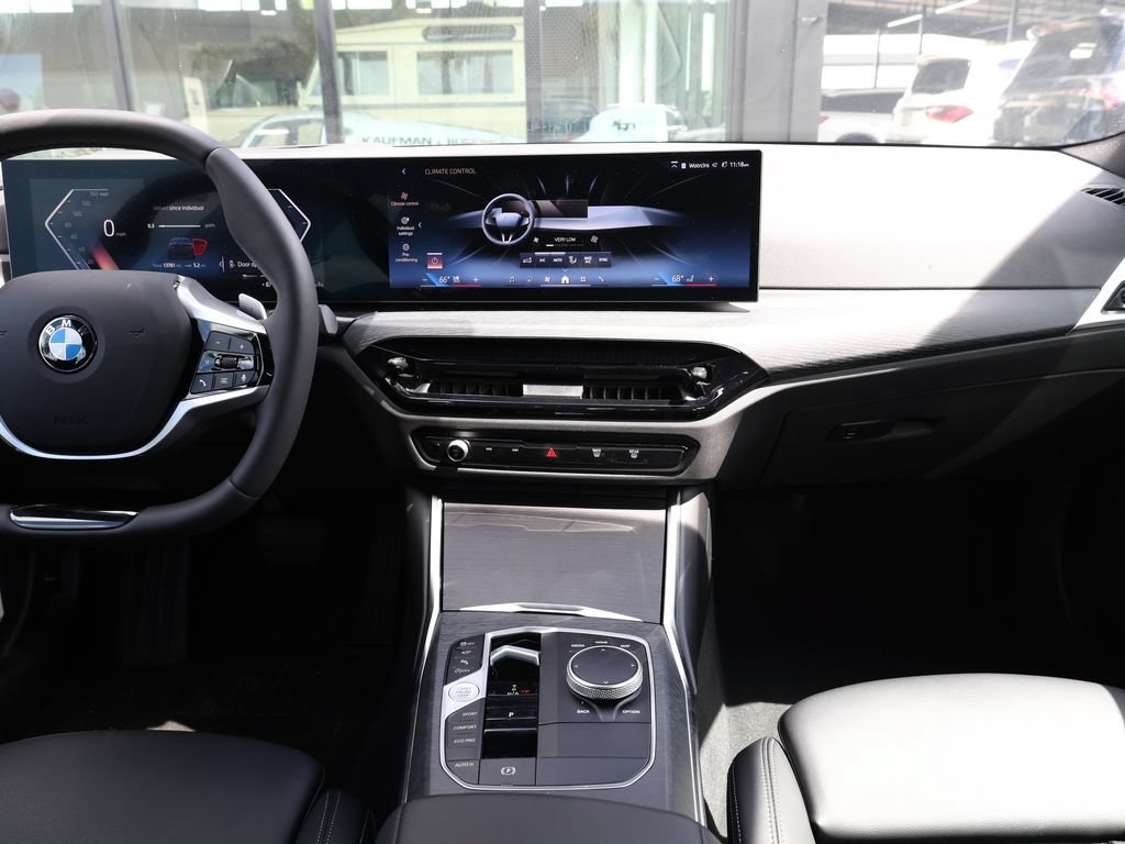 Used 2025 BMW 330i Sedan w/ Premium Package RWD image 27