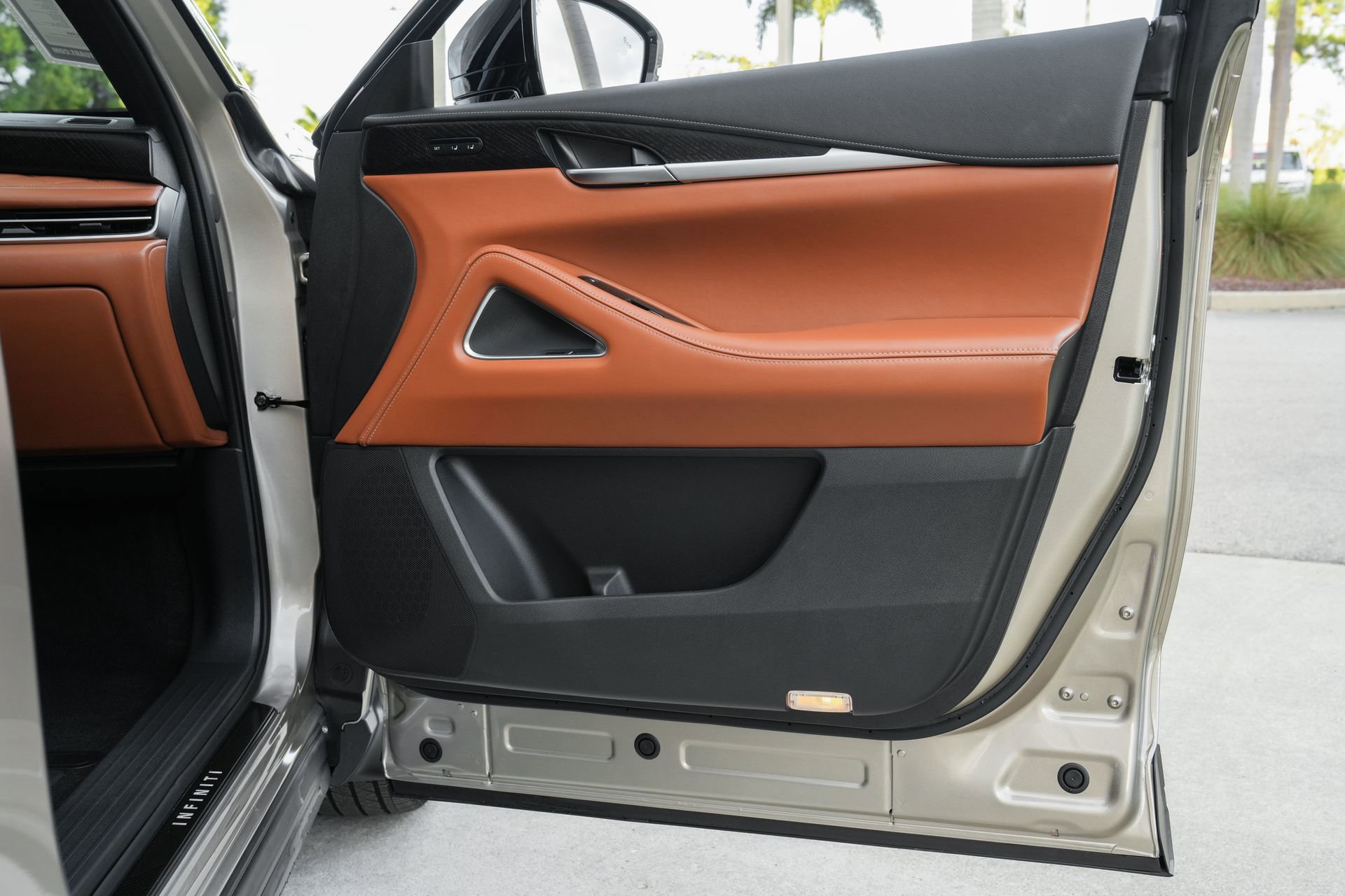 Used 2025 INFINITI QX60 Autograph w/ Cargo Package image 36