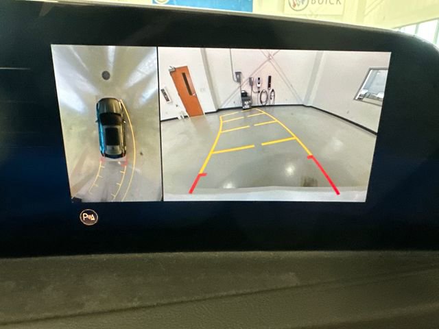 Used 2024 Cadillac XT4 Sport image 10