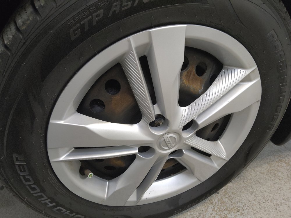 Used 2020 Nissan Kicks S FWD image 31