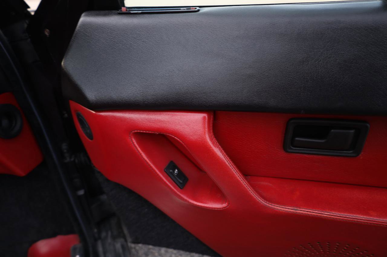 Used 1989 Ferrari Mondial T Cabriolet image 33