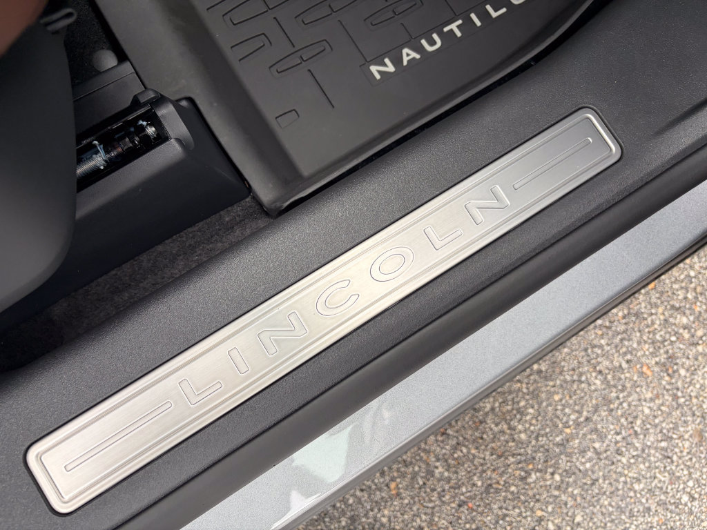 New 2026 Lincoln Nautilus Reserve AWD/4WD image 36