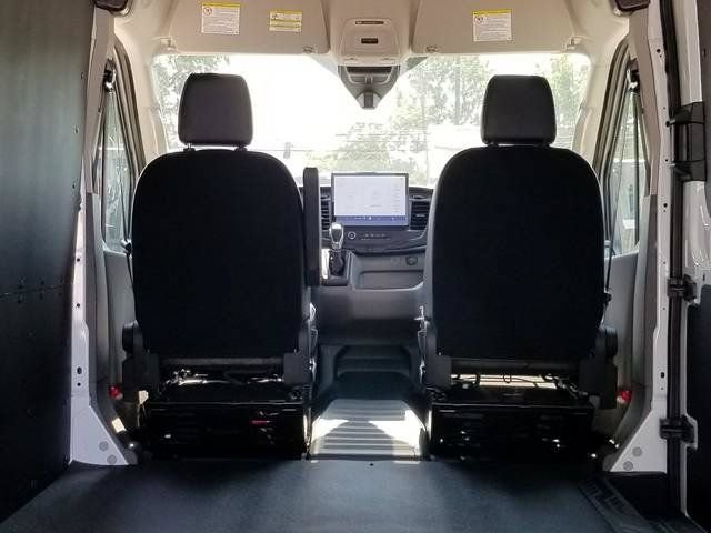 New 2026 Ford Transit 250 148 Medium Roof w/ Load Area Protection Package RWD image 10