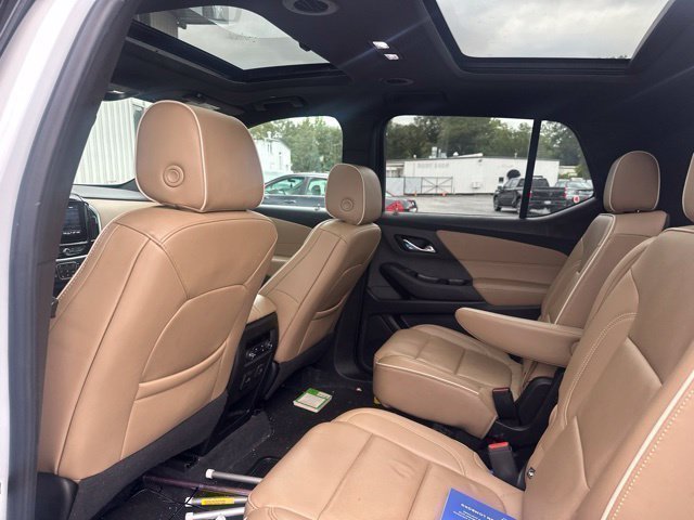 Used 2023 Chevrolet Traverse Premier FWD image 27