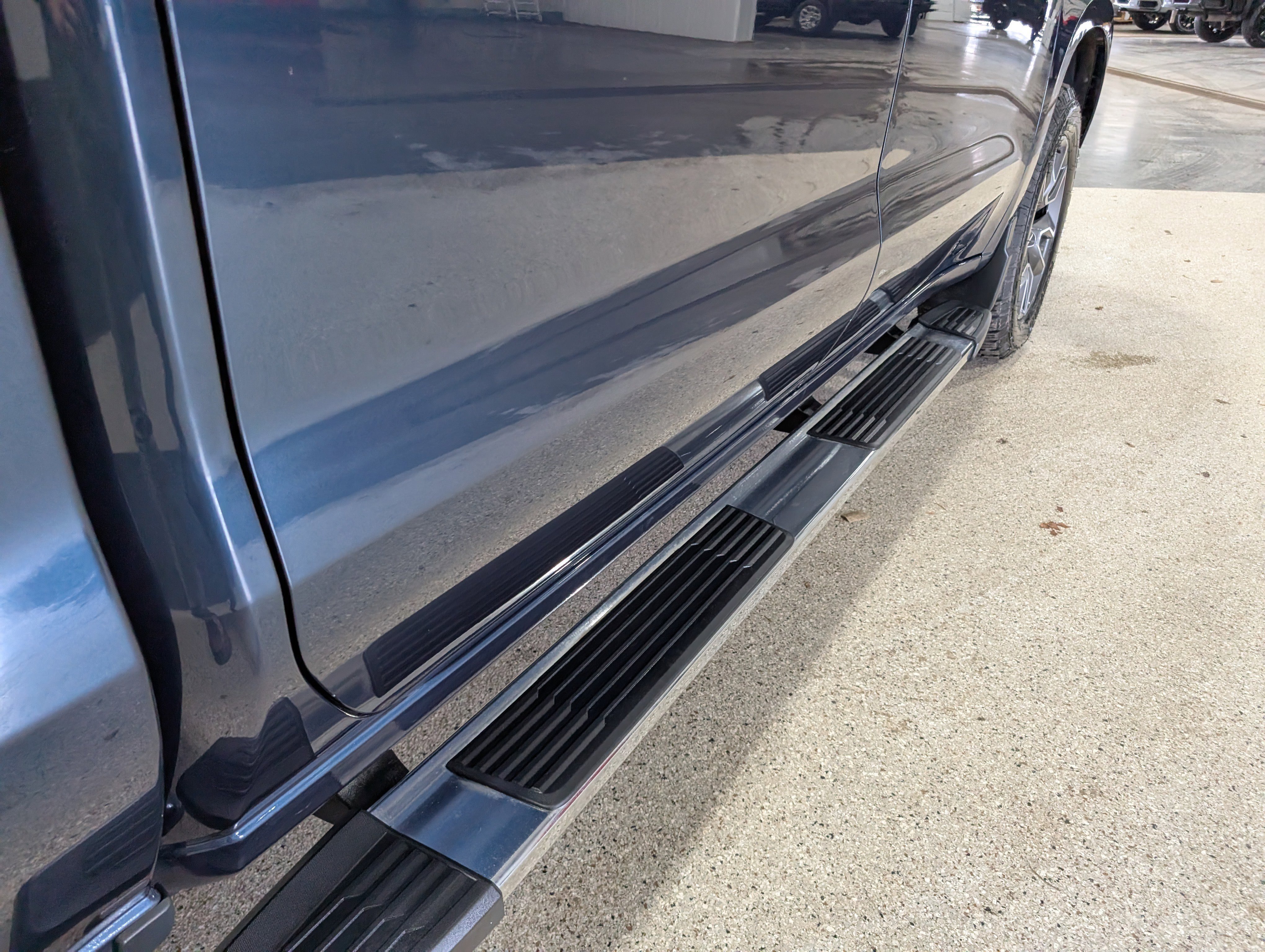 Used 2022 Chevrolet Silverado 1500 LT AWD/4WD image 10