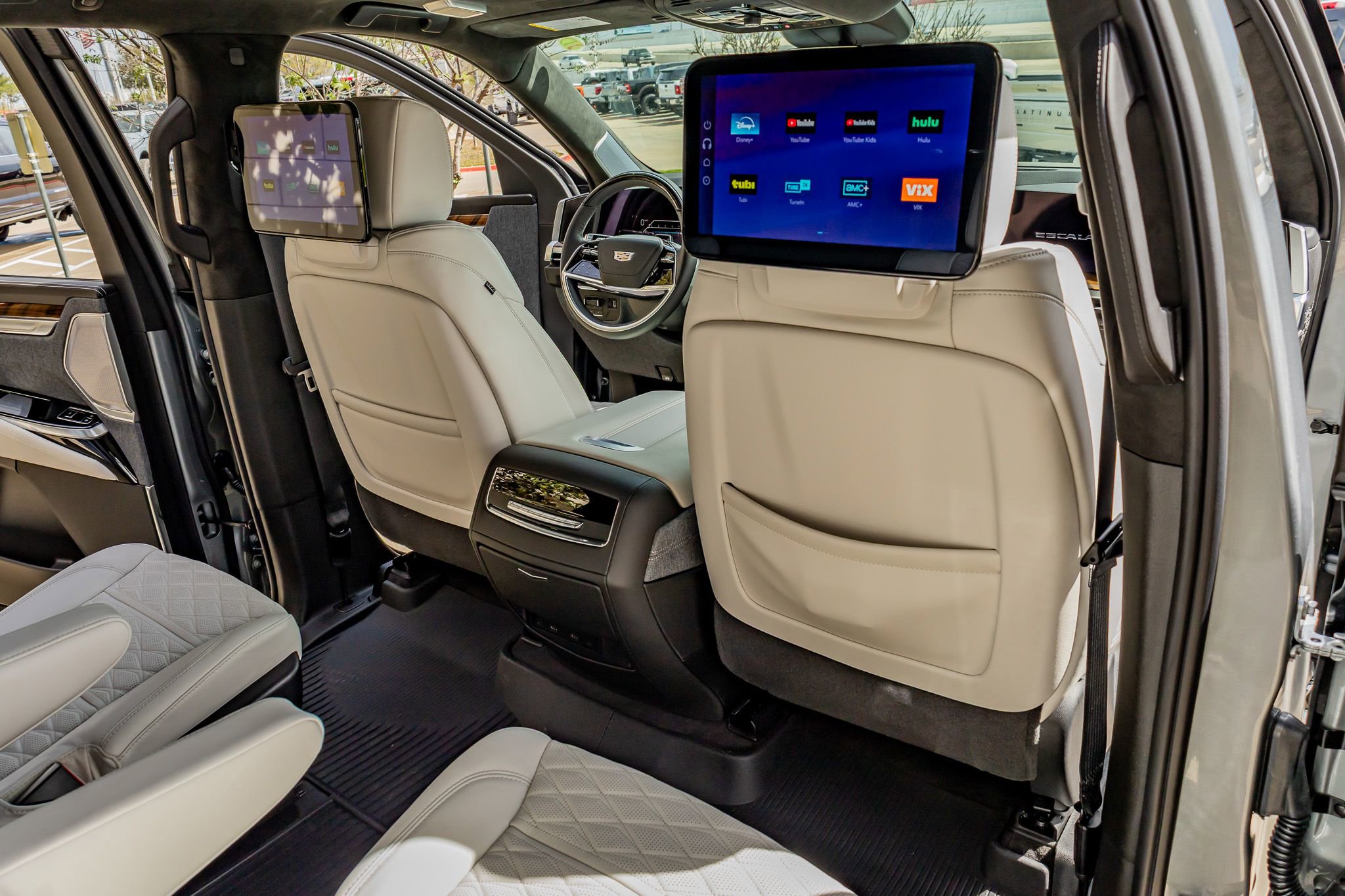 Used 2026 Cadillac Escalade Platinum Sport w/ LPO, ONYX Package image 32