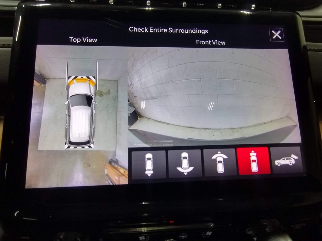 Used 2023 Jeep Grand Cherokee Summit AWD/4WD image 12
