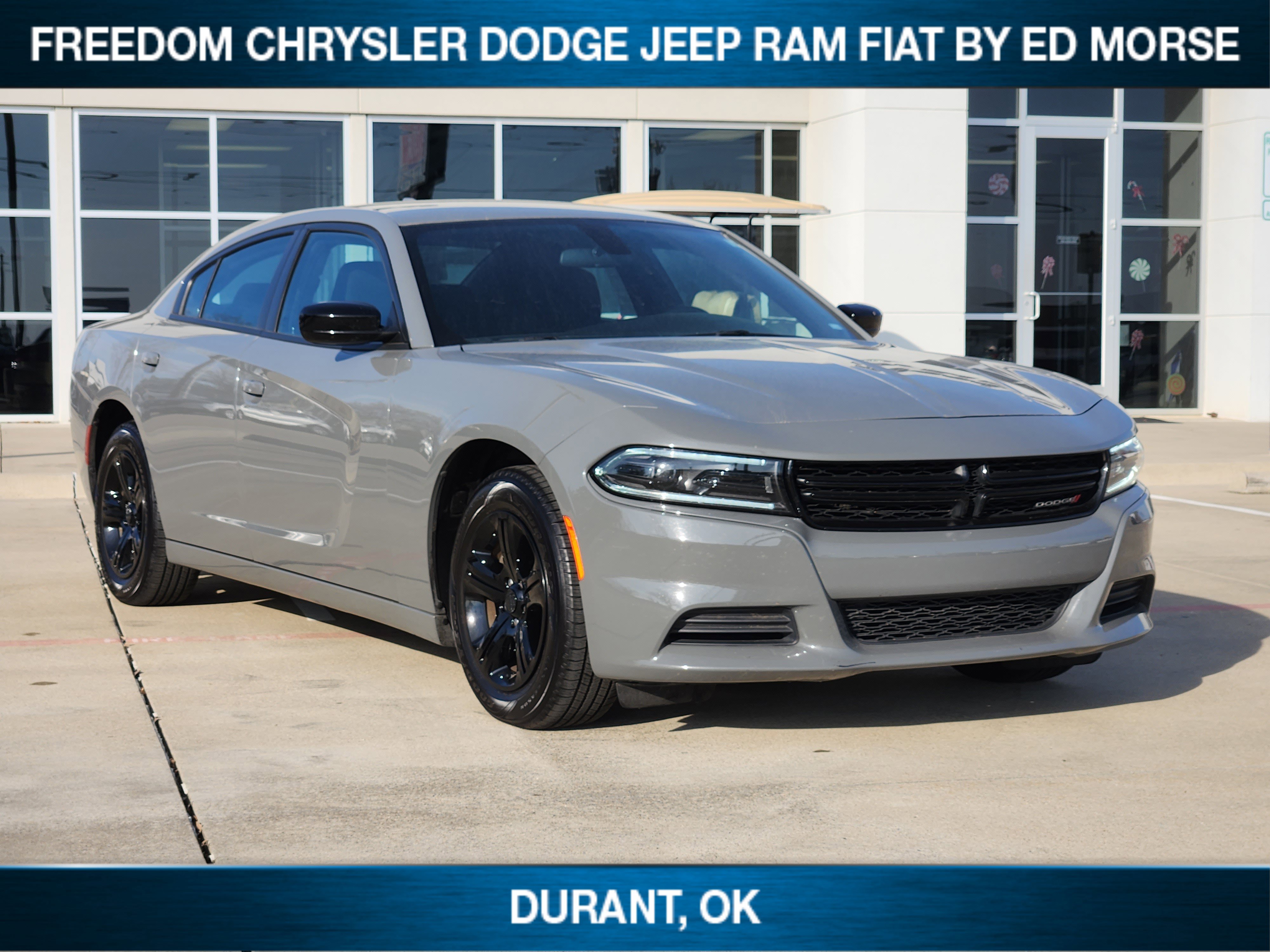 Used 2023 Dodge Charger SXT image 2