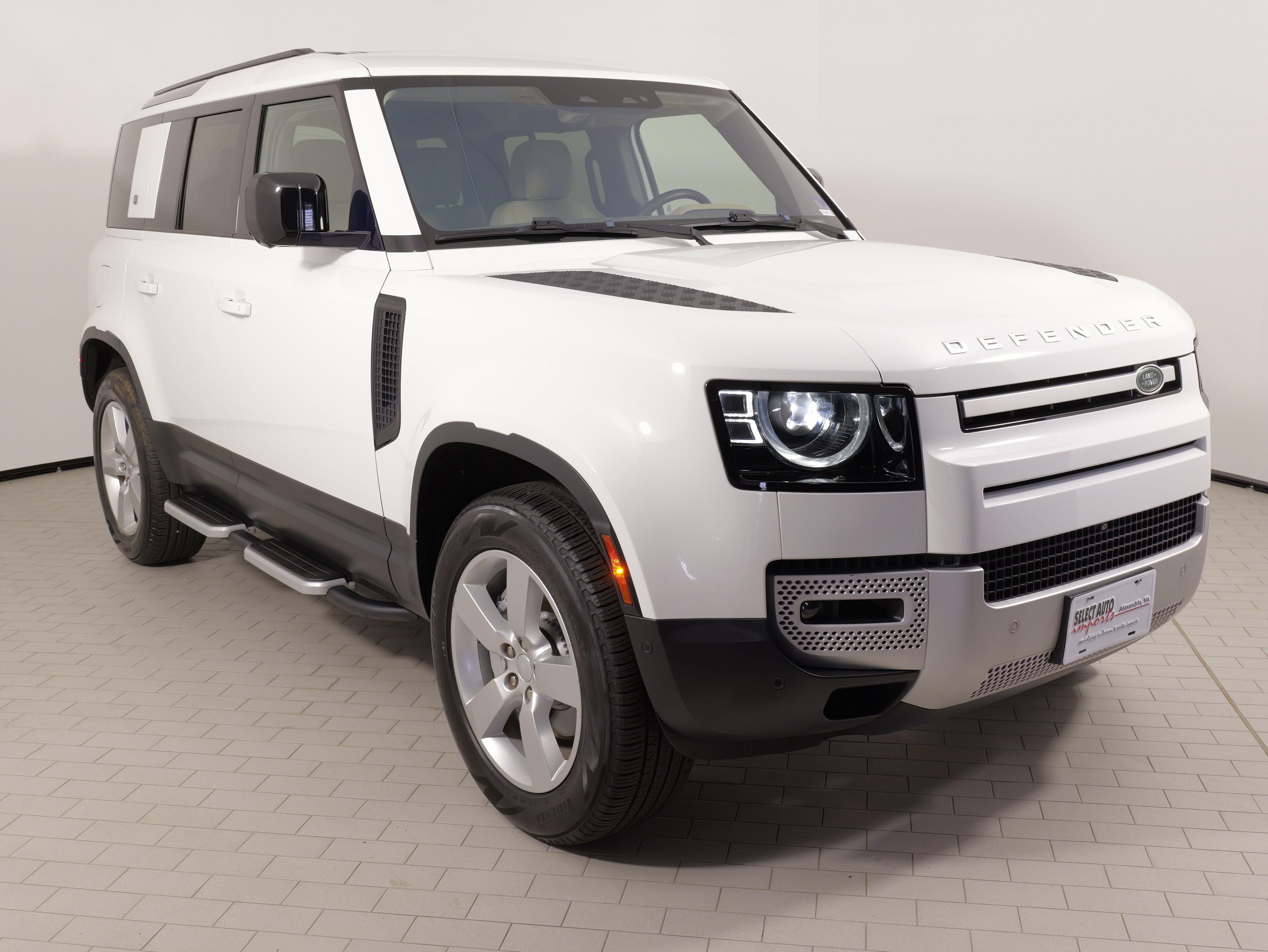 Used 2022 Land Rover Defender 110 SE AWD/4WD image 6