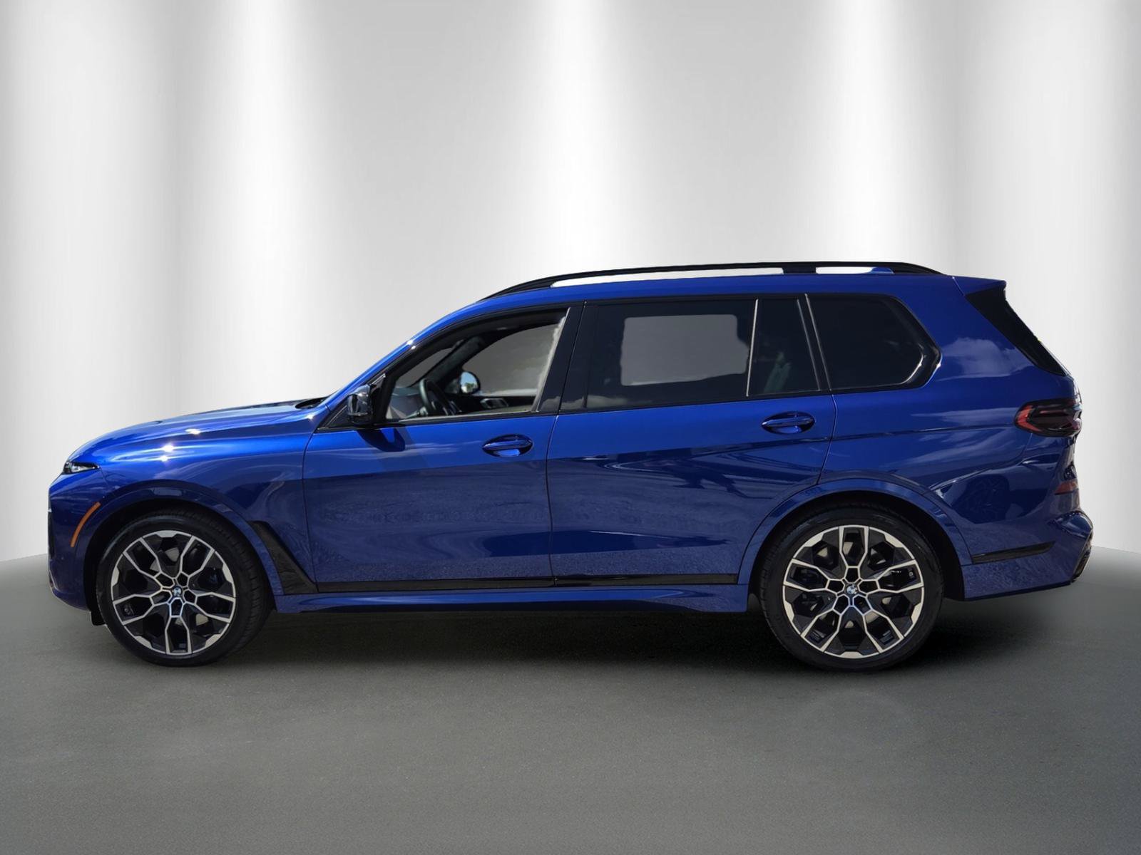 Used 2026 BMW X7 M60i AWD/4WD image 4