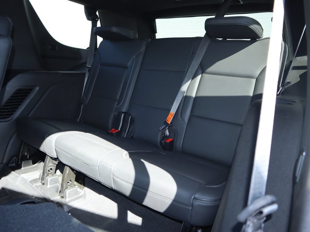 Used 2021 GMC Yukon Denali w/ Denali Premium Package AWD/4WD image 11
