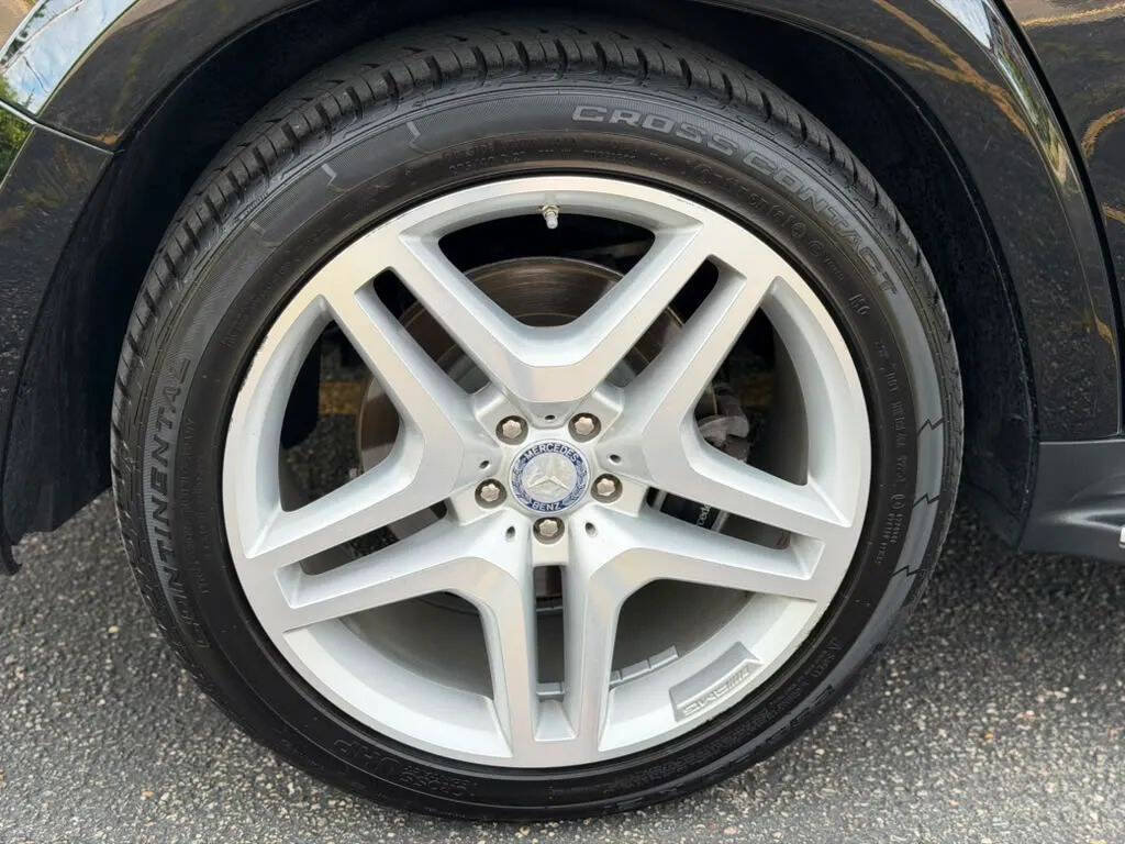 Used 2013 Mercedes-Benz GL 550 4MATIC image 30