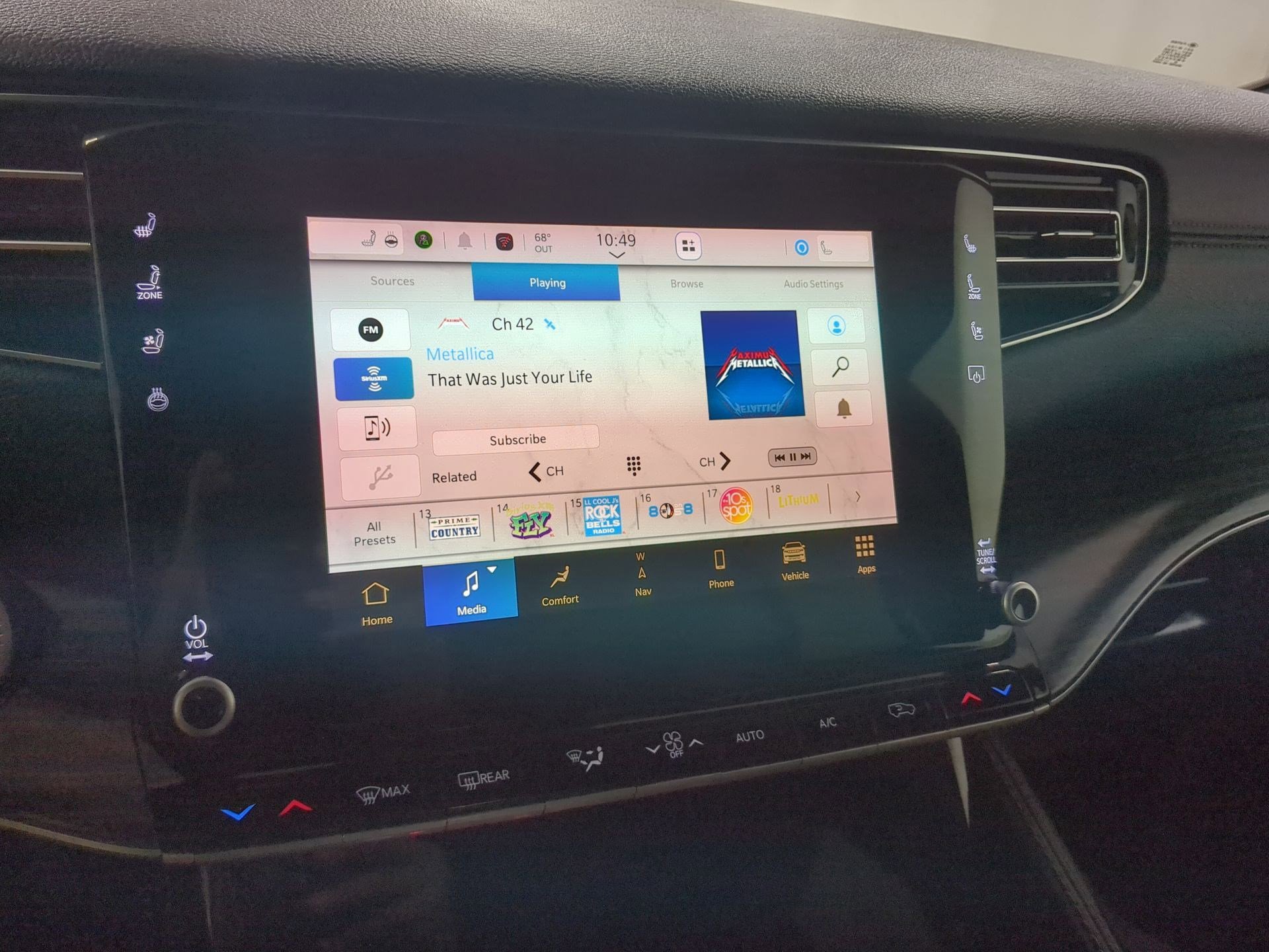 Used 2023 Jeep Wagoneer Series III w/ Preferred Equipment Group image 13