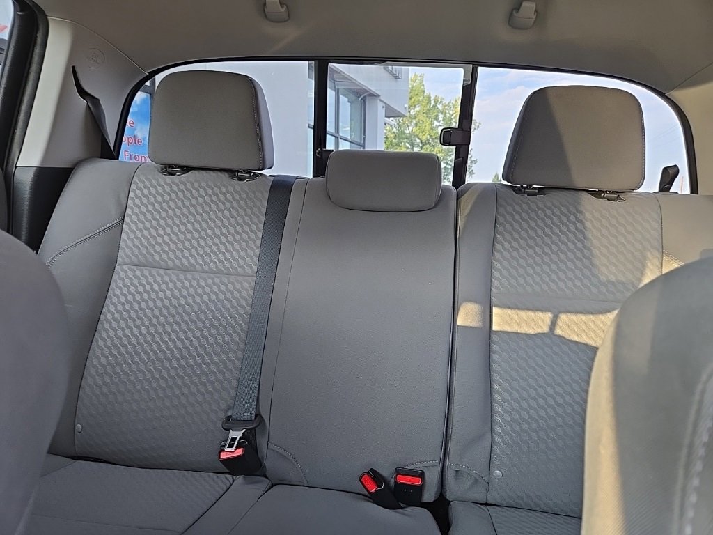 Used 2022 Toyota Tacoma SR image 39