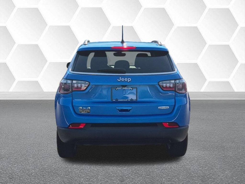 Certified 2025 Jeep Compass Latitude AWD/4WD image 4