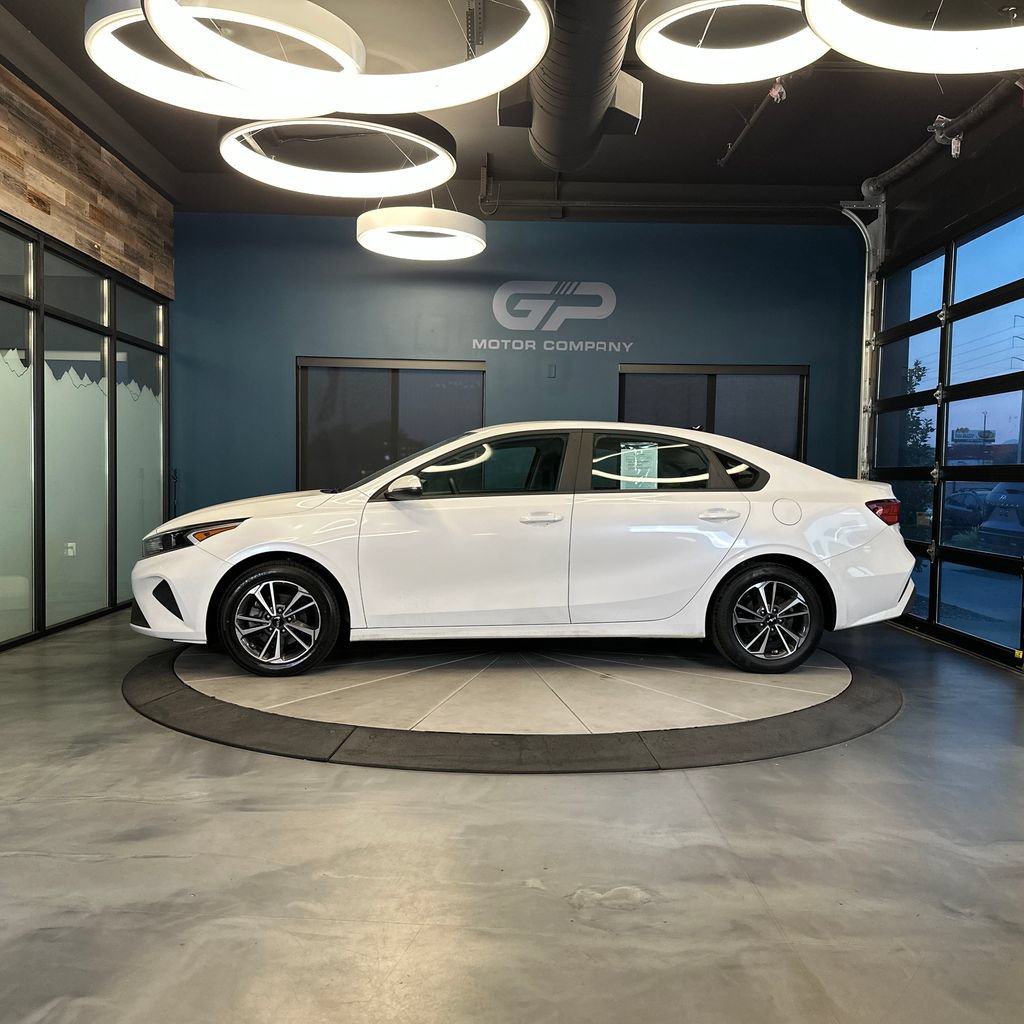 Used 2024 Kia Forte LXS w/ LXS Technology Package FWD image 6