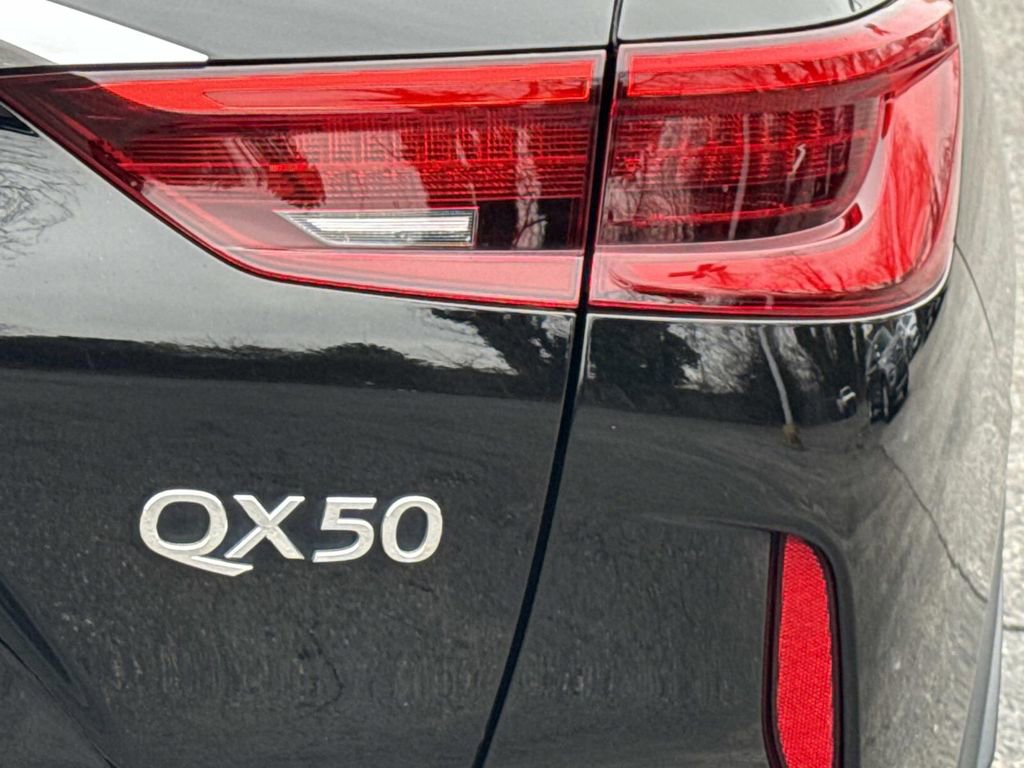 Used 2019 INFINITI QX50 Essential w/ Premium Heat Package image 28