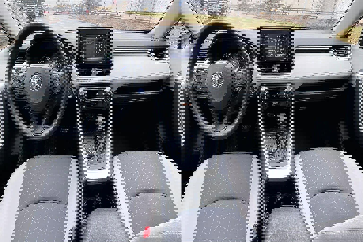 Used 2022 Toyota RAV4 XLE image 13