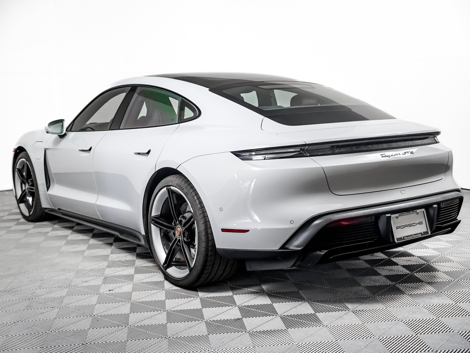 Certified 2023 Porsche Taycan GTS AWD/4WD image 3