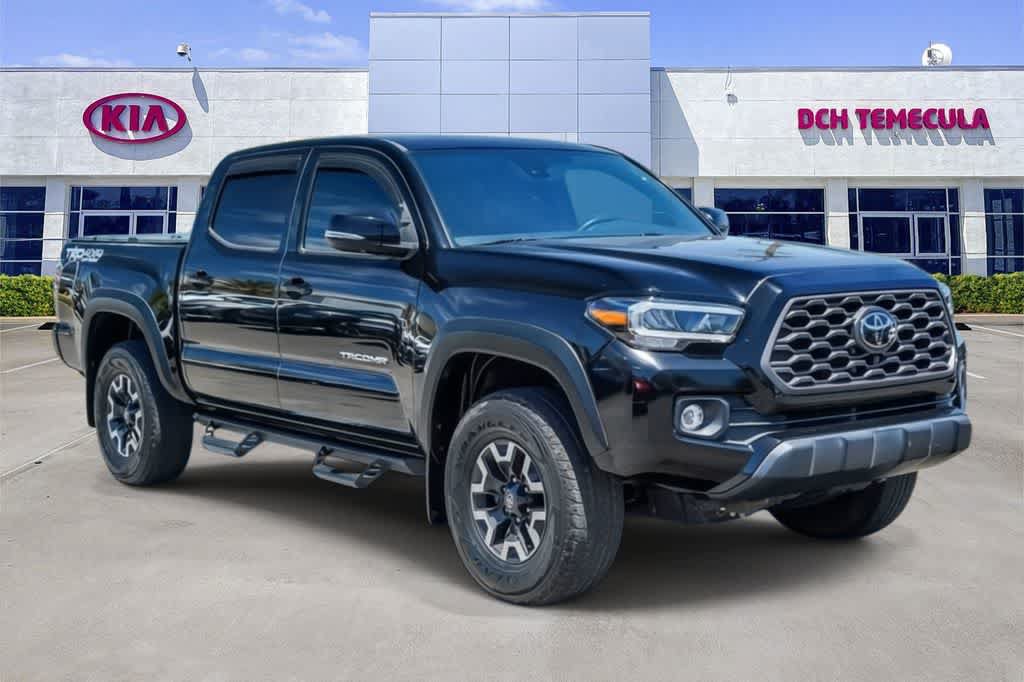 Used 2021 Toyota Tacoma TRD Off-Road w/ TRD Premium Off Road Package AWD/4WD image 3
