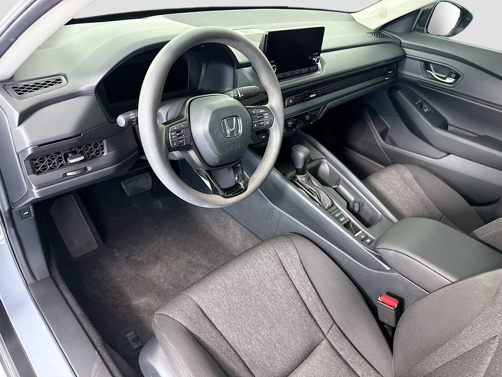 Certified 2025 Honda Accord SE image 9