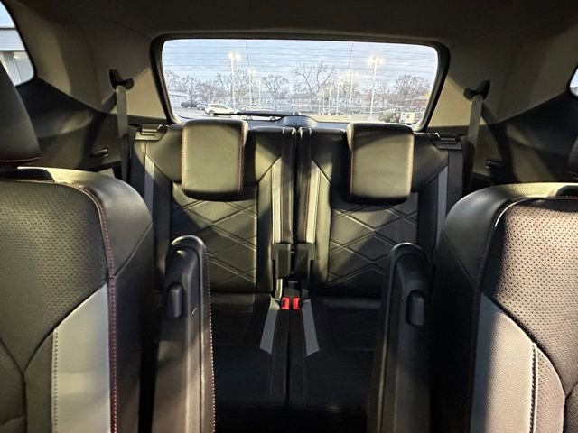 Used 2024 Volkswagen Atlas Peak Edition SE AWD/4WD image 29