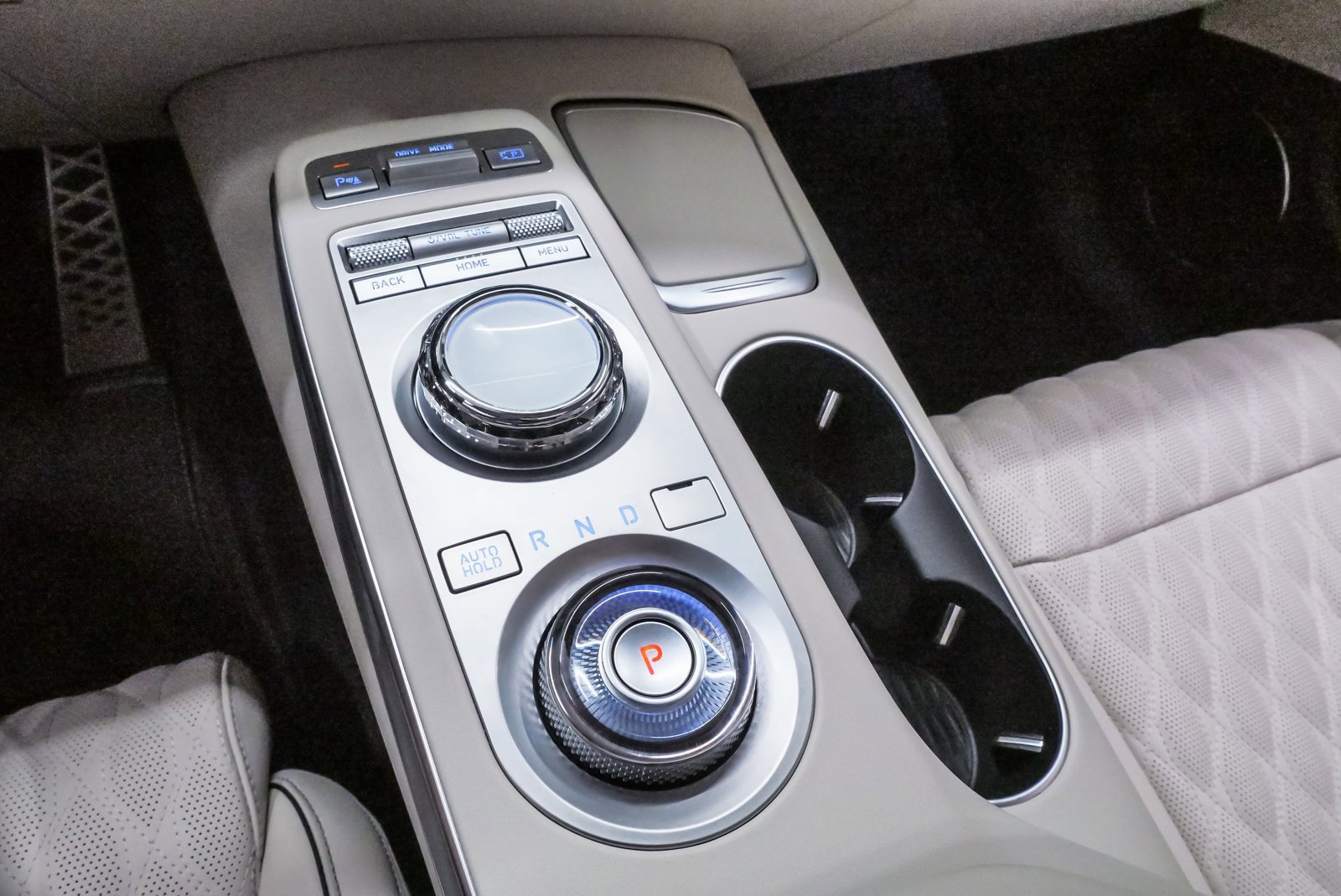 Certified 2025 Genesis GV70 3.5T Sport w/ Sport Advanced Package image 18