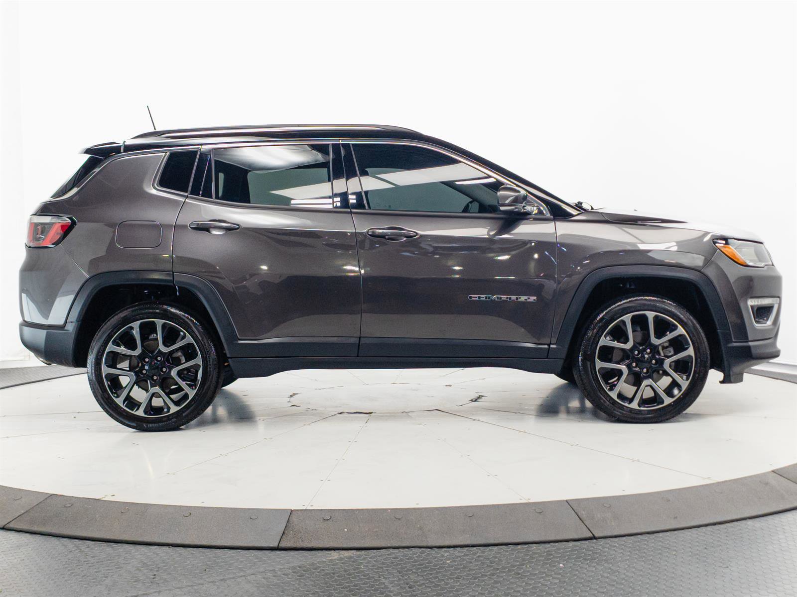 Used 2019 Jeep Compass Limited image 11