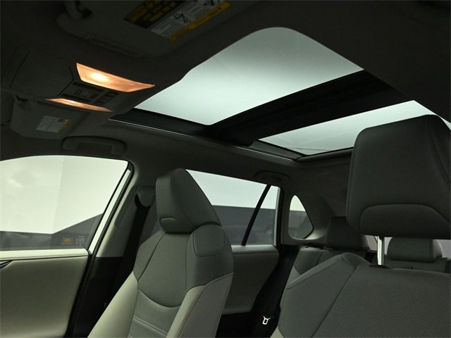 Used 2021 Toyota RAV4 Limited image 20