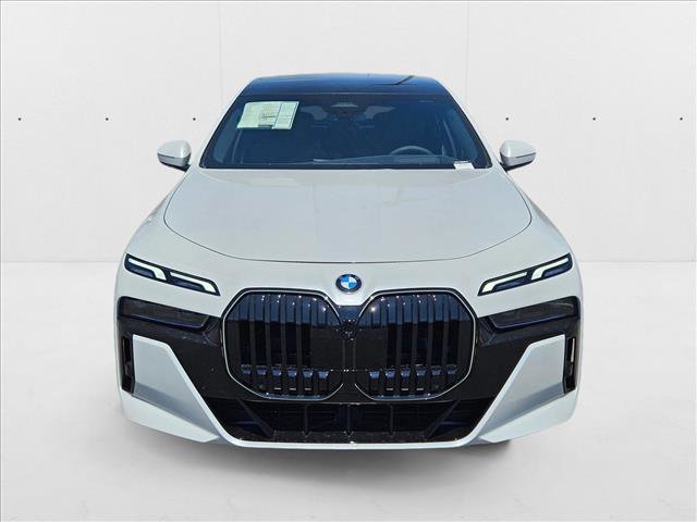 New 2025 BMW 760i xDrive w/ Premium Package image 6
