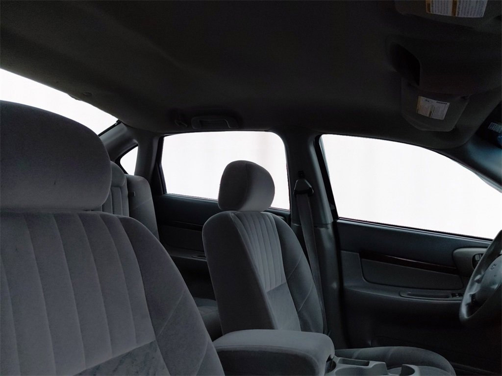 Used 2001 Chevrolet Impala Base w/ Preferred Equipment Group image 11