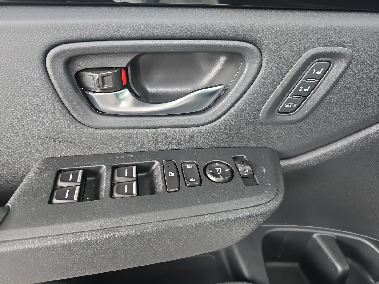 Certified 2025 Honda Pilot EX-L image 28
