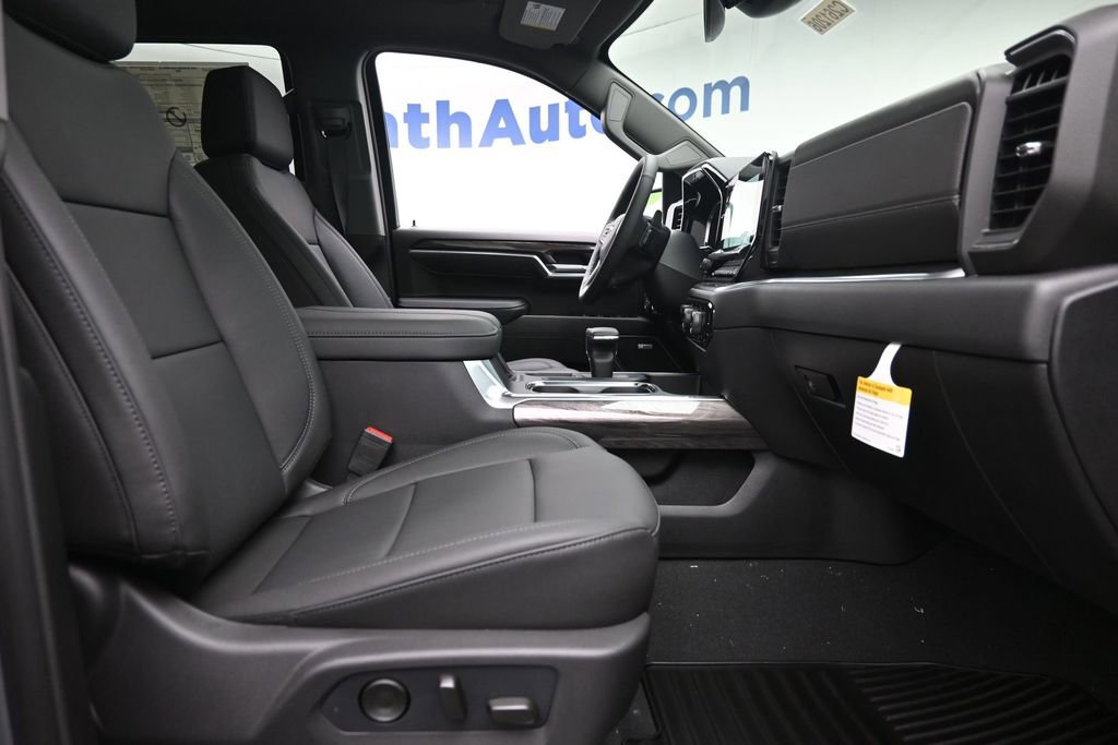 New 2026 Chevrolet Silverado 1500 LTZ w/ Z71 Off-Road Package AWD/4WD image 9