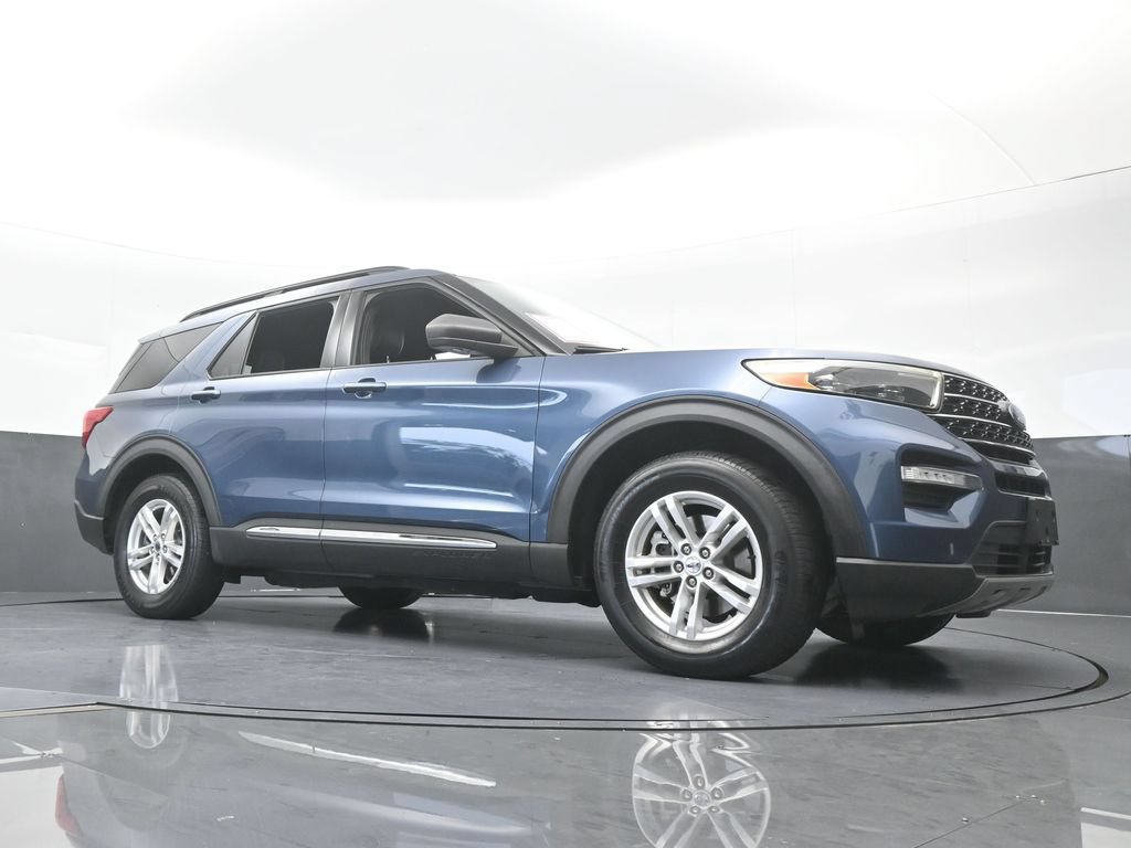 Used 2020 Ford Explorer XLT w/ Equipment Group 202A AWD/4WD image 60