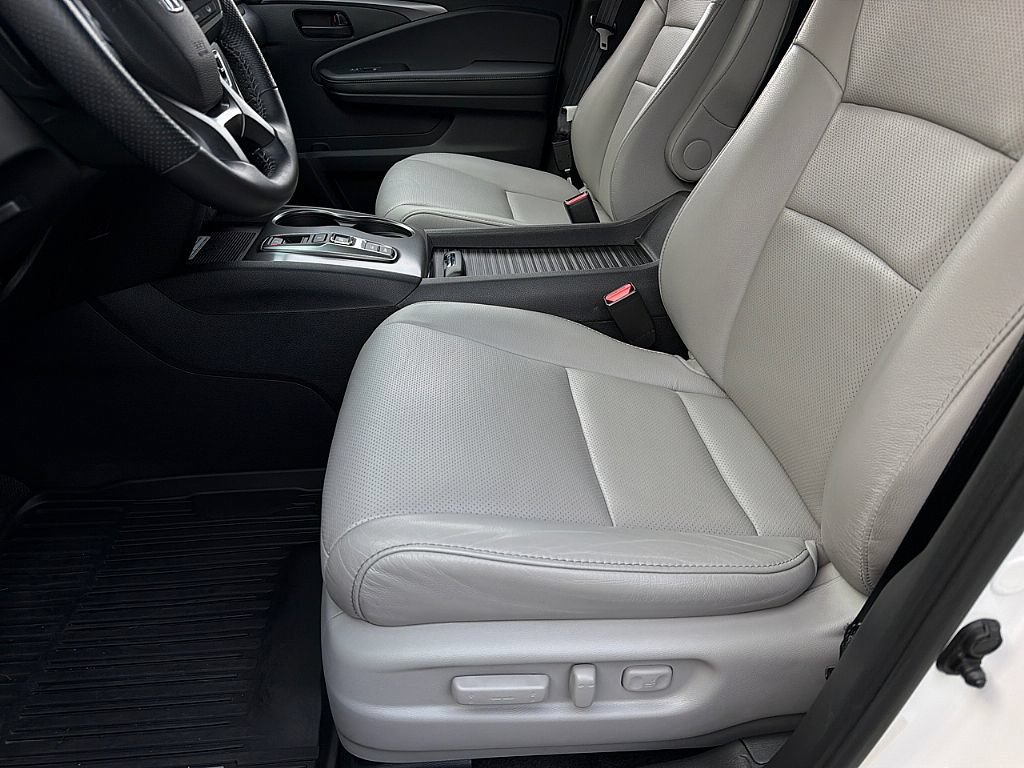 Used 2023 Honda Passport EX-L image 14
