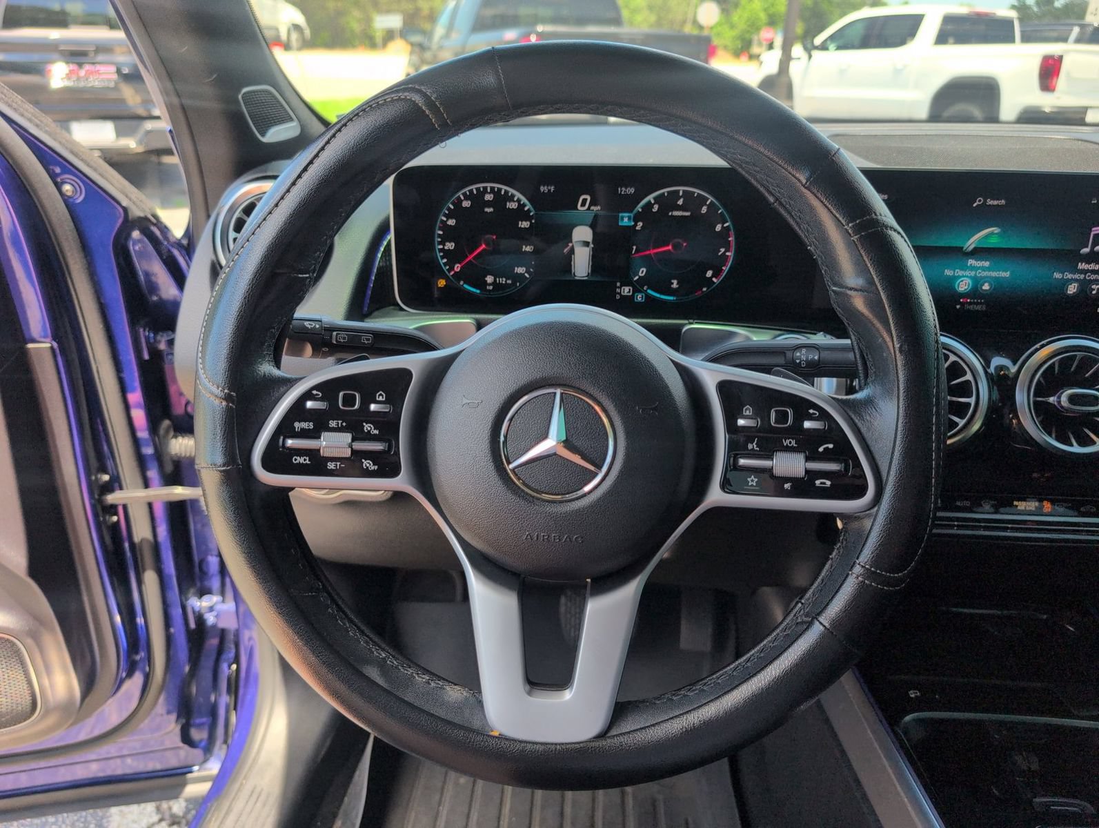 Used 2021 Mercedes-Benz GLB 250 image 25