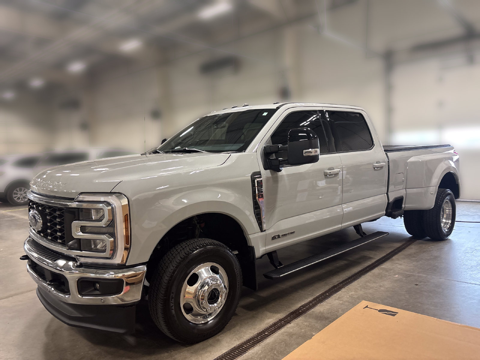 Certified 2025 Ford F350 Lariat w/ Lariat Ultimate Package AWD/4WD image 4