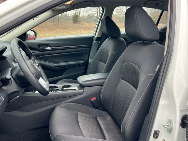 Used 2025 Nissan Altima 2.5 SV image 3