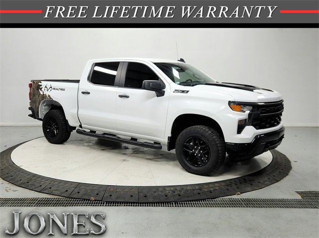 Used 2024 Chevrolet Silverado 1500 Custom Trail Boss w/ Realtree Special Edition image 1