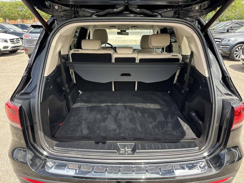 Used 2021 Mercedes-Benz GLB 250 w/ Premium Package image 9