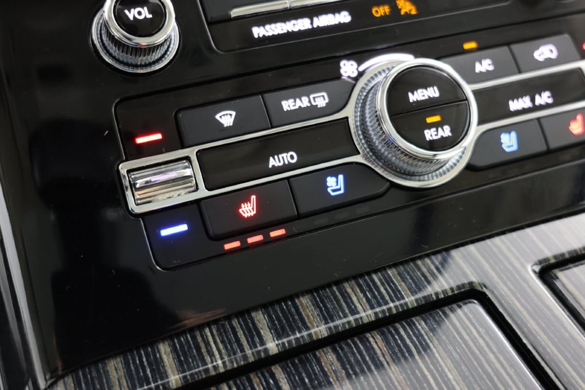 Used 2024 Lincoln Navigator Black Label AWD/4WD image 9