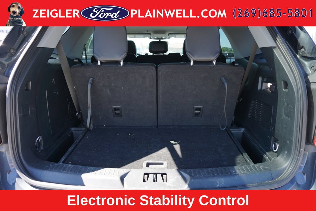 Used 2023 Ford Explorer XLT w/ Equipment Group 202A AWD/4WD image 10