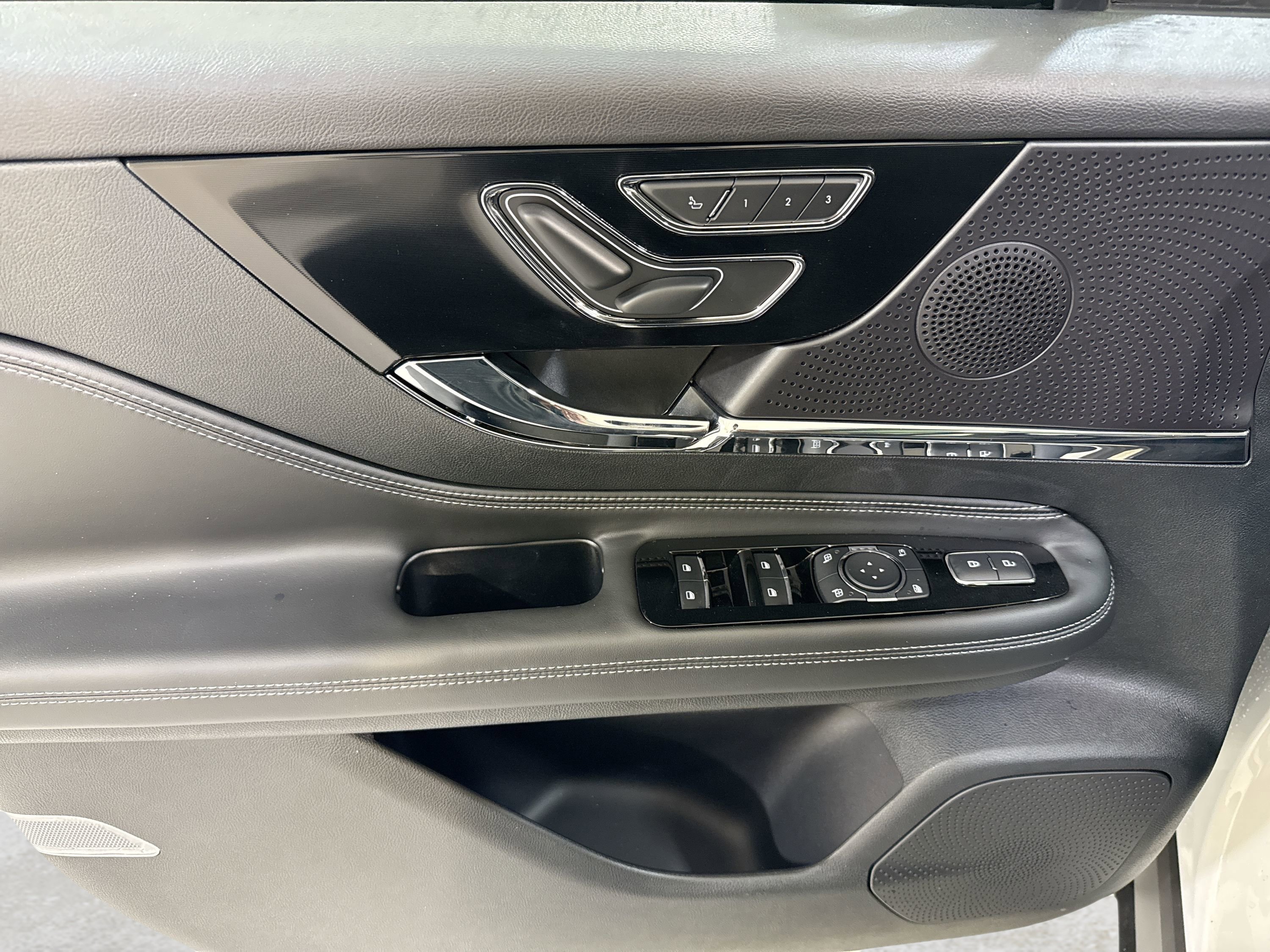 New 2026 Lincoln Corsair Reserve FWD image 12