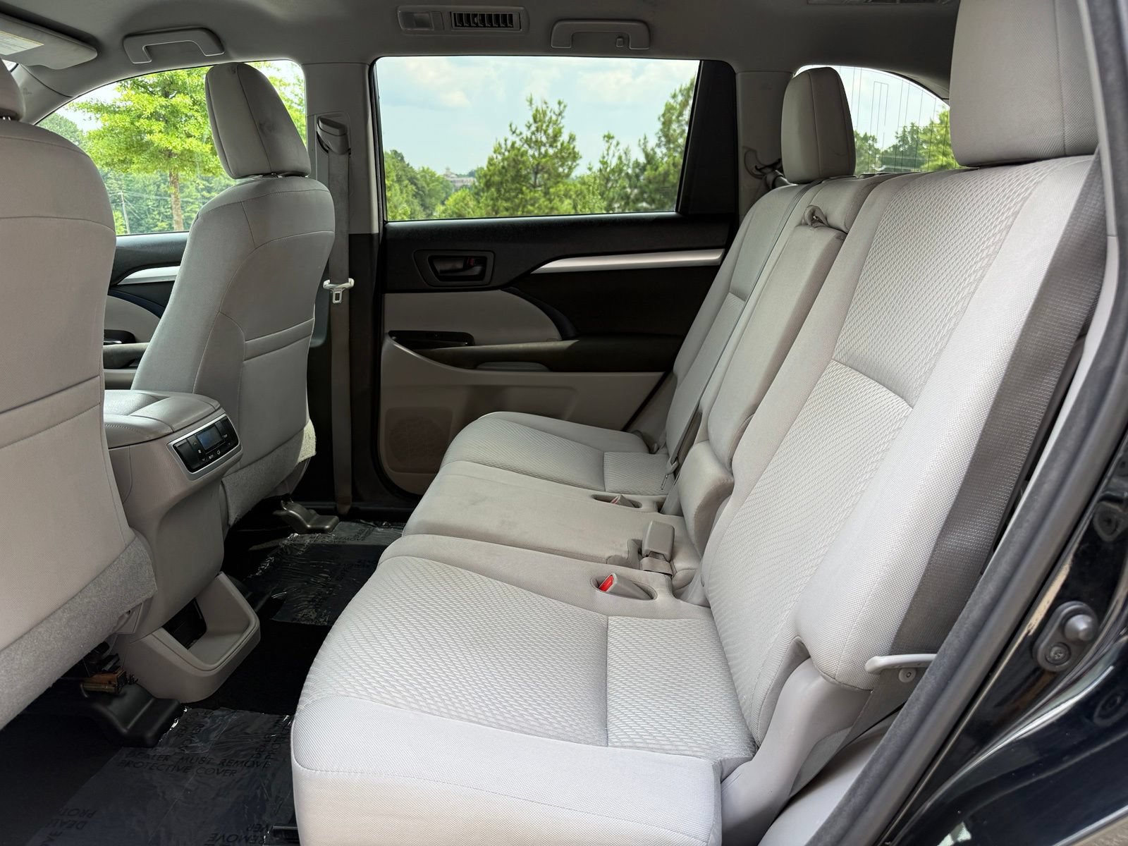 Used 2016 Toyota Highlander LE FWD image 37