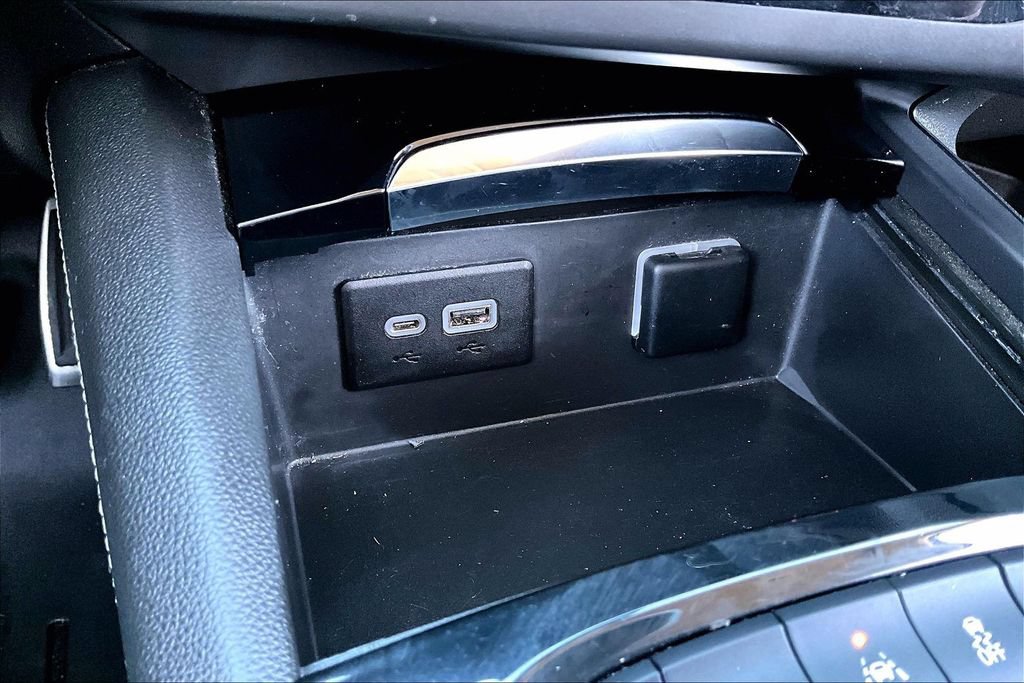 Used 2022 Buick Envision Preferred w/ Sport Touring Package FWD image 25