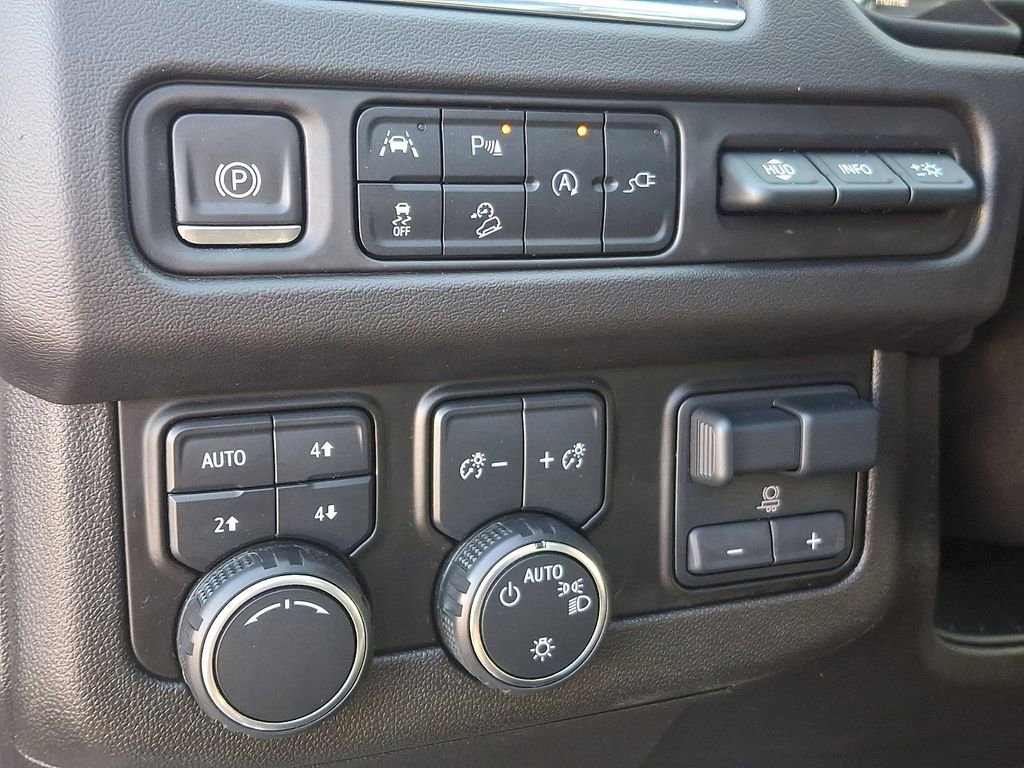 Used 2021 Chevrolet Tahoe Premier w/ Premium Package image 29