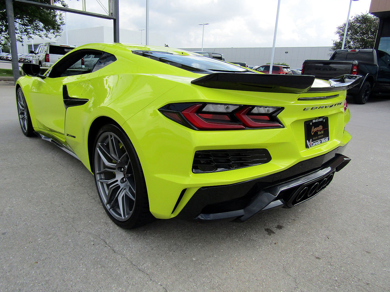 Used 2024 Chevrolet Corvette Z06 image 7